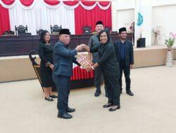 DPRD Halut Serahkan Catatan LKPJ 2025, Soroti Kinerja OPD dan Realisasi PAD
