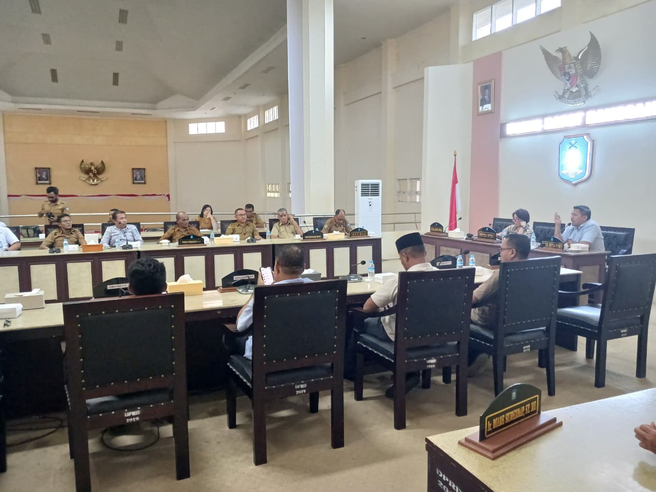 DPRD Halmahera Utara menggelar rapat kerja bersama Dishub, Disperindag, PT Pertamina dan Organda (foto Ask kierahainsight.id)