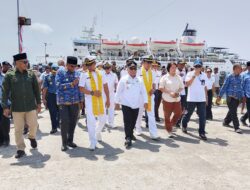 Disambut Piet-Kasman, KM Tatamailau Resmi Singgah di Pelabuhan Canga Tobelo