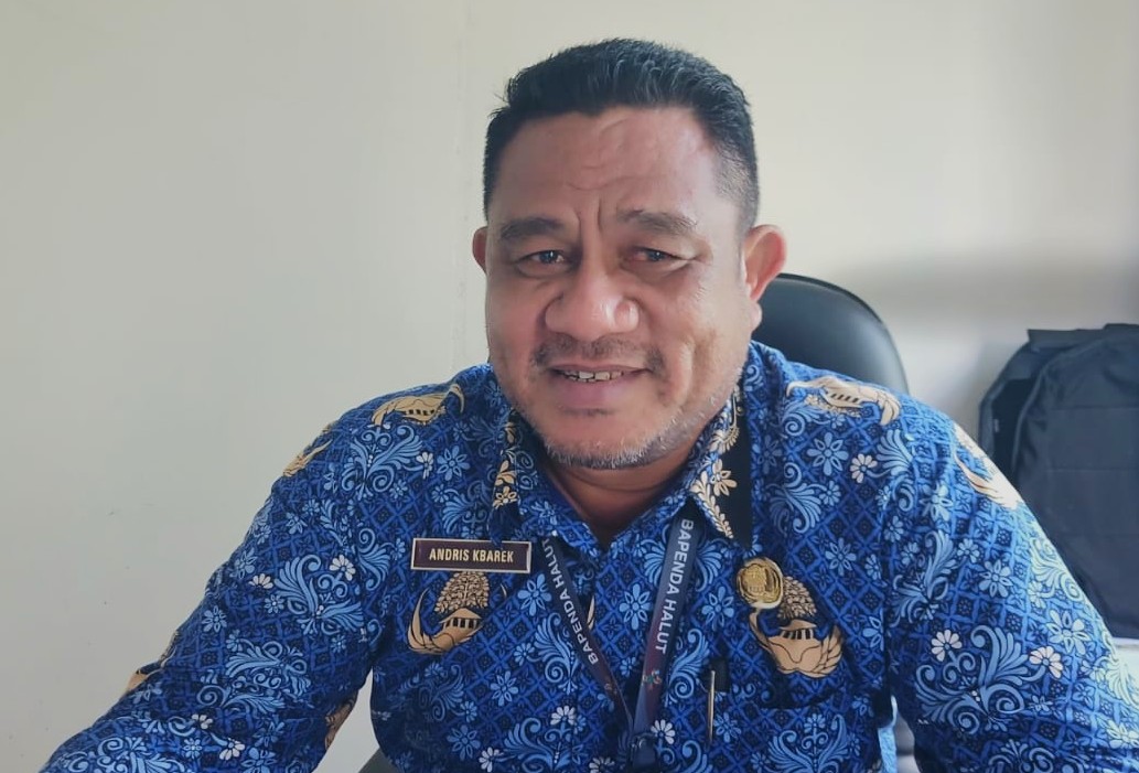 Kepala Bapenda Halmahera Utara, Andris Kbarek (foto istimewa)