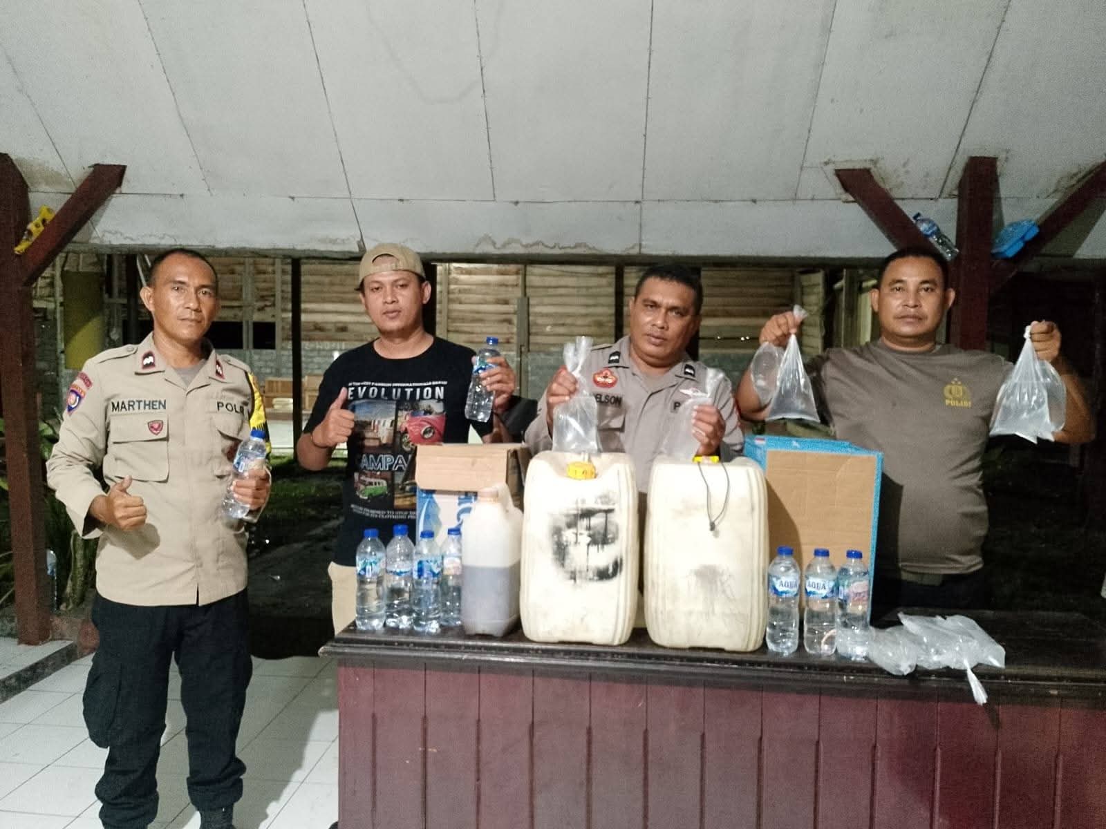 Hasil razia miras Polsek Tobelo di Desa Lina Ino dan Desa Pitu, Kecamatan Tobelo Tengah (foto istimewa-kierahainsight.id)