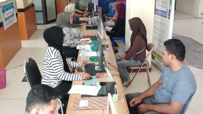 Di Tengah Hari Libur, Pelayanan Dukcapil Halut Tetap Berjalan