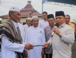 Idul Adha 1447 Hijriah: Bupati Piet Serahkan Hewan Kurban di Masjid Attaqwa Malifut