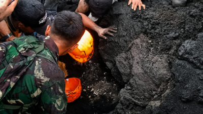 30 Meter dari Bibir Kawah, Dua WNA Korban Erupsi Dukono Ditemukan Meninggal Dunia