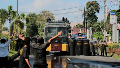 Antisipasi Eskalasi Aksi, Polres Halut Gelar Simulasi Pengendalian Massa Bersama Brimob