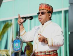 Hidupkan Kembali Tradisi Pakaian Adat, Bupati Piet Ajak ASN Lestarikan Warisan Budaya