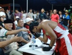 Wagub Malut Saksikan Langsung Kemenangan Achmad Raihan atas Petinju Haltim