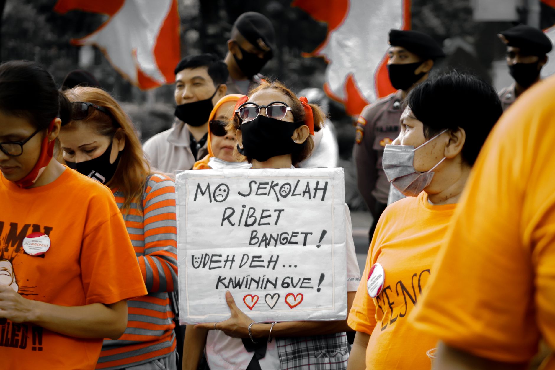 Ilustrasi cancel culture di Indonesia, menyoroti debat publik dan dampak media sosial terhadap reputasi individu