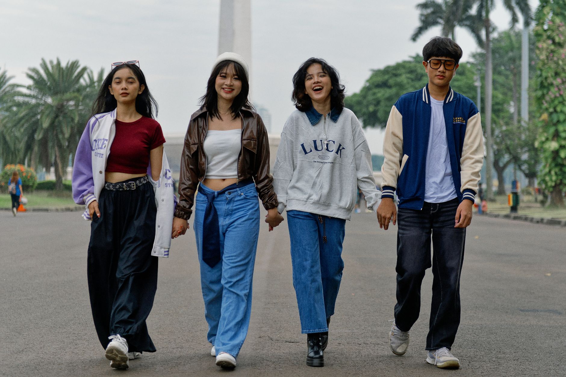 YouTuber Indonesia sedang viral dengan konten kreatif, memikat jutaan penonton di media sosial