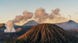 Peta interaktif gempa bumi Indonesia terbaru menampilkan lokasi dan kedalaman gempa kuat di Sumatra dan Jawa.