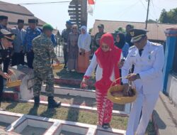 ‎HUT RI ke-81, Wabup Kasman Ziarah dan Tabur Bunga di TMP Galela