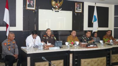 Bupati Halut Perintahkan Petugas Karhutla Terpapar Asap Segera Diperiksa